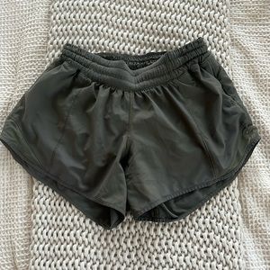 Lulu Lemon Hotty Hot Short in size 4